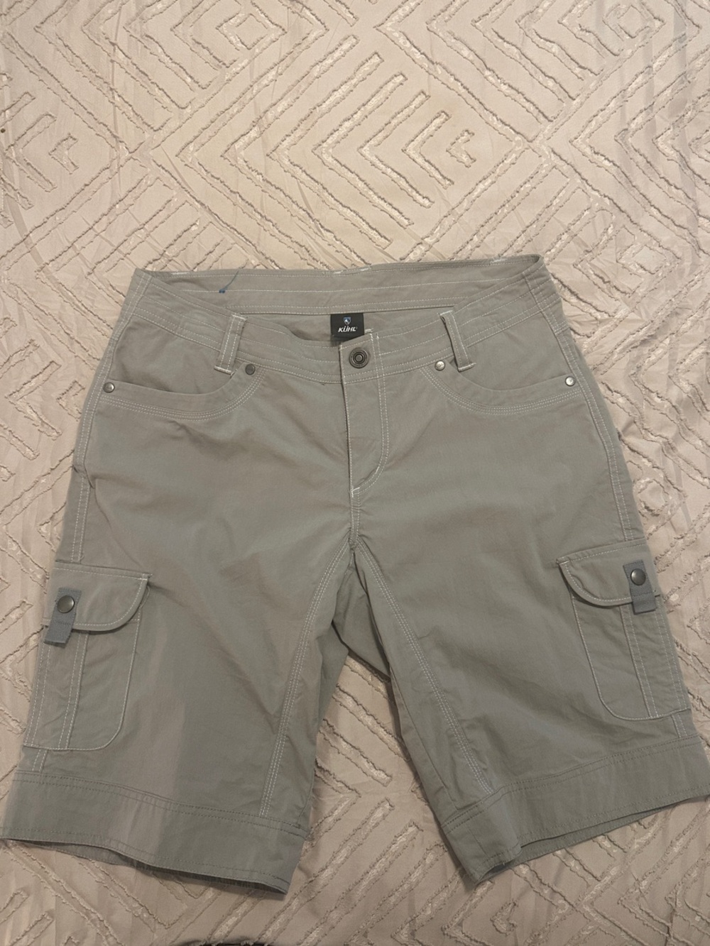 Kuhl Women’s Light Gray Cargo Shorts